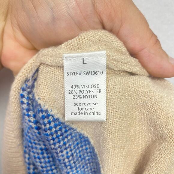 Winter Holiday Sweater by Active USA - Size Large - Picture 8 of 9